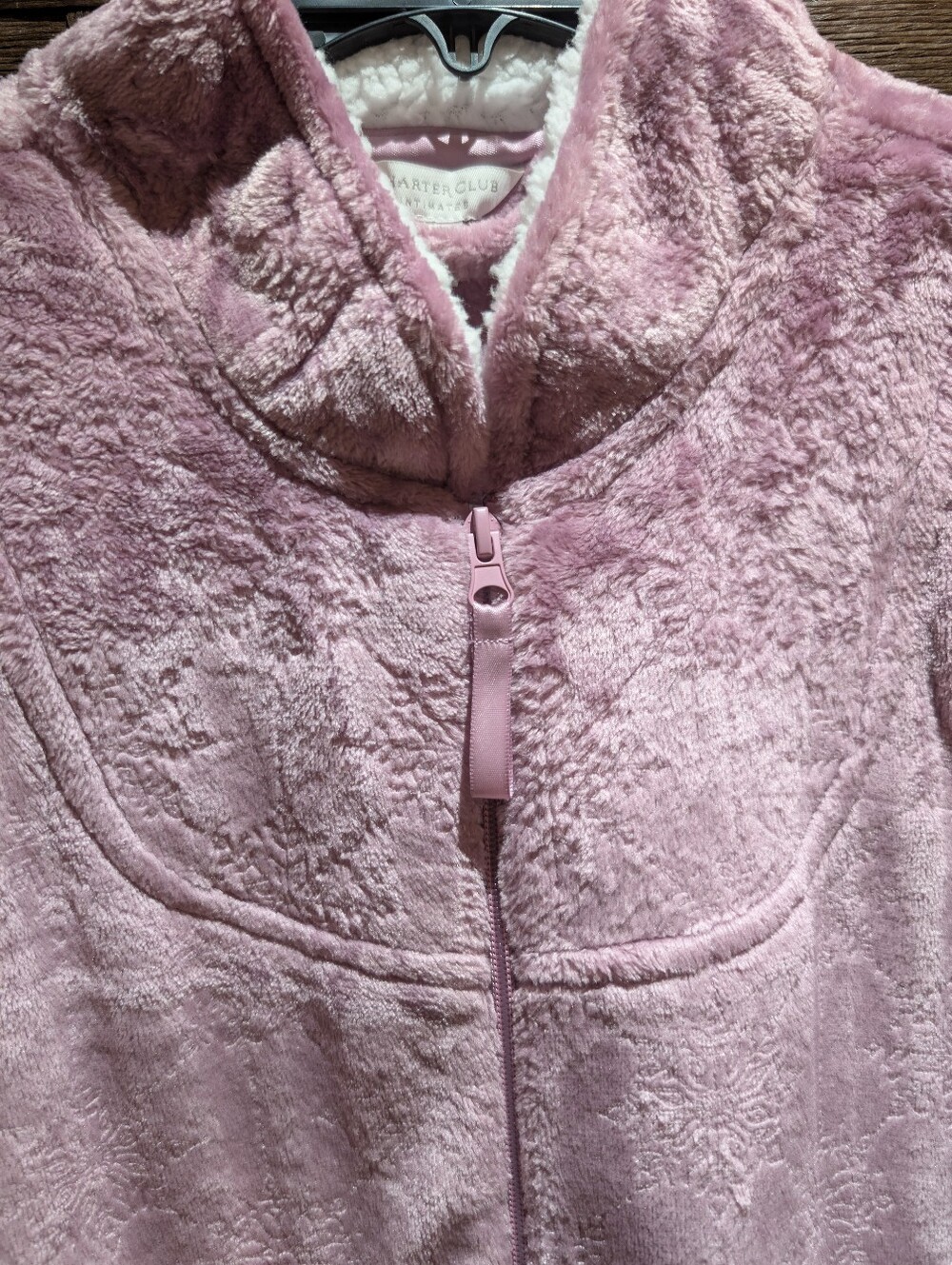 Long Snowflake Embossed Zip-front Robe - Picture 4 of 6
